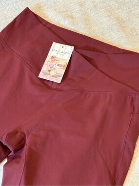NWT Halara Burgundy High Waisted Leggings Side Pocket Size L